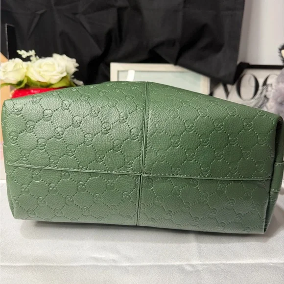 Betsy Johnson green tote bag with skulls - Picture 6 of 10
